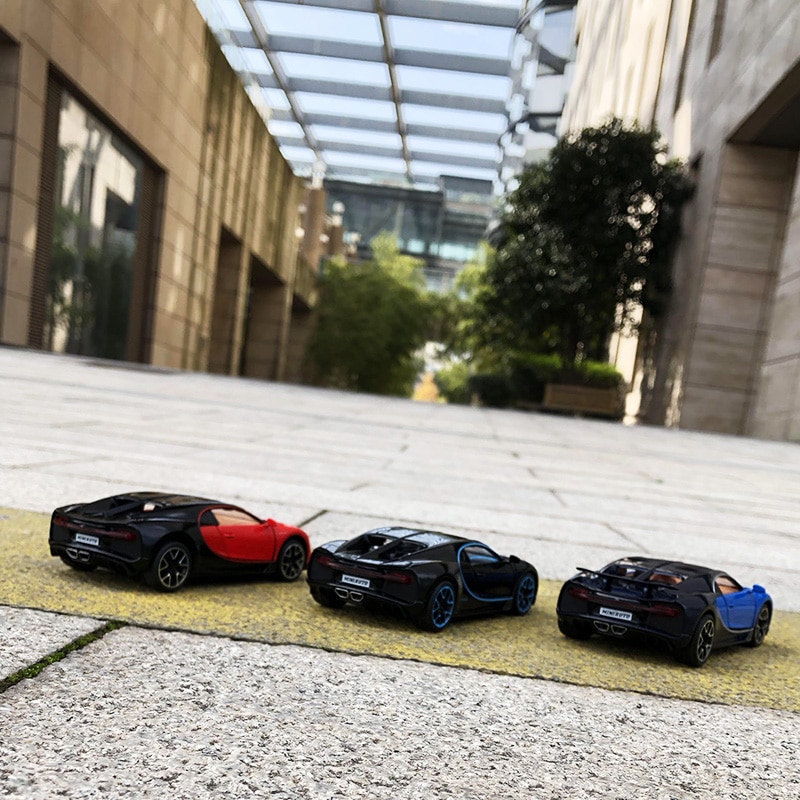 Coche de juguete Bugatti Chiron de aleación para niños, escala en miniatura, escala 1:32