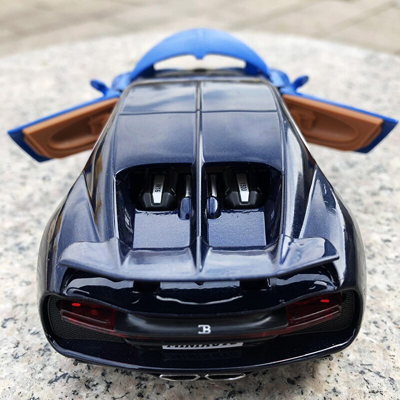 Coche de juguete Bugatti Chiron de aleación para niños, escala en miniatura, escala 1:32 Coche de juguete Bugatti Chiron de aleación para niños, escala en miniatura, escala 1:32