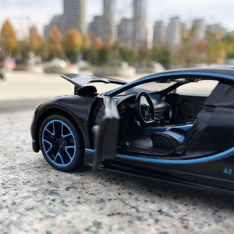 Coche de juguete Bugatti Chiron de aleación para niños, escala en miniatura, escala 1:32 Coche de juguete Bugatti Chiron de aleación para niños, escala en miniatura, escala 1:32