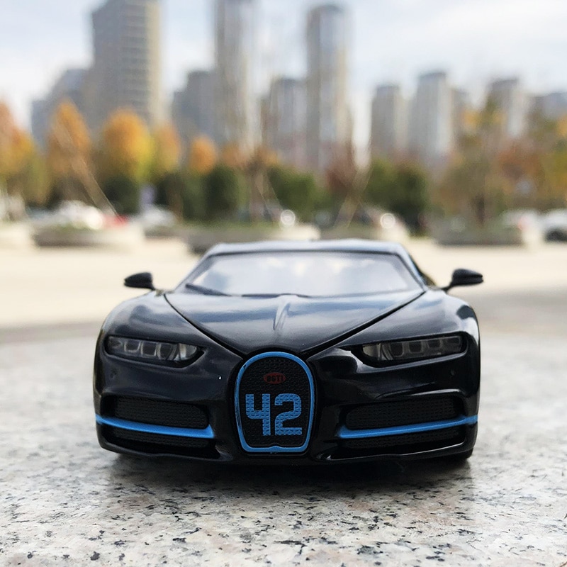 Coche de juguete Bugatti Chiron de aleación para niños, escala en miniatura, escala 1:32 Coche de juguete Bugatti Chiron de aleación para niños, escala en miniatura, escala 1:32