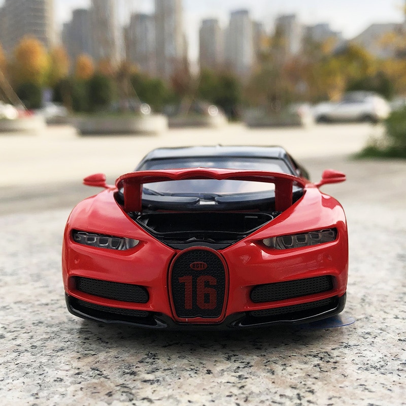 Coche de juguete Bugatti Chiron de aleación para niños, escala en miniatura, escala 1:32 Coche de juguete Bugatti Chiron de aleación para niños, escala en miniatura, escala 1:32
