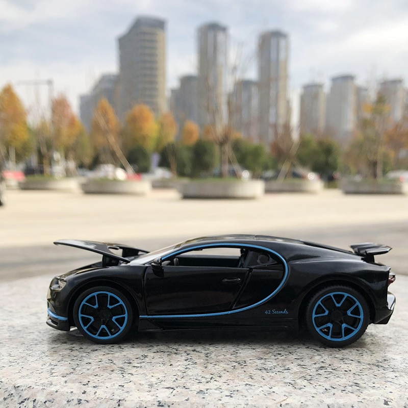 Coche de juguete Bugatti Chiron de aleación para niños, escala en miniatura, escala 1:32 Coche de juguete Bugatti Chiron de aleación para niños, escala en miniatura, escala 1:32