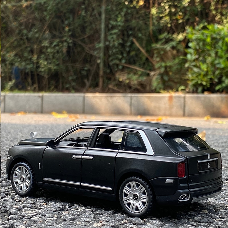 Rolls Royce-coche fundido a presión Cullinan, modelo de Metal, sonido y luz, SUV, 7 puertas se pueden abrir, regalos para niños, juguetes, escala 1:32 Rolls Royce-coche fundido a presión Cullinan, modelo de Metal, sonido y luz, SUV, 7 puertas se pueden abrir, regalos para niños, juguetes, escala 1:32