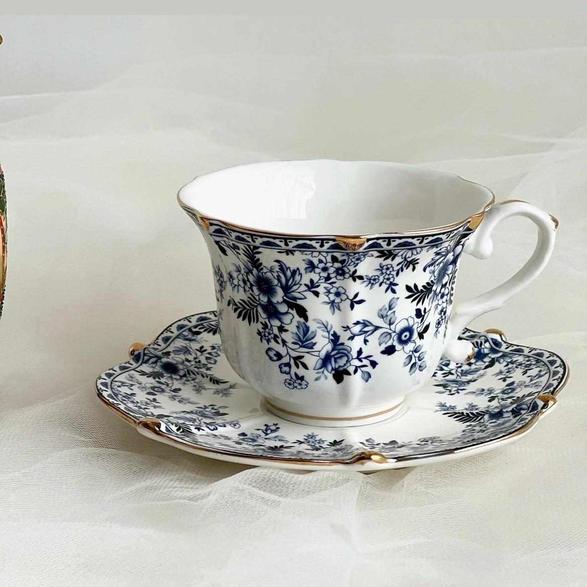 Taza de café de cerámica blanca de la flor azul elegante de la Corte Europea, taza de café de cerámica para el hogar, taza de té de la tarde exquisita, 250ml