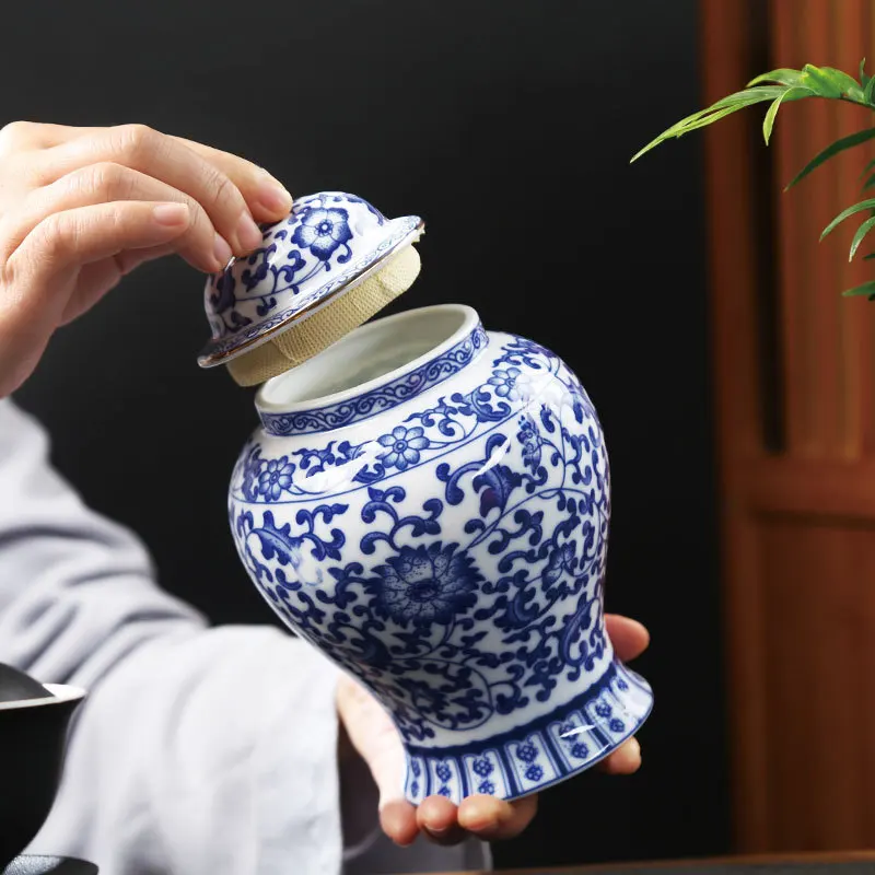 Tarro de té de porcelana azul y blanca, tarro de cerámica General para el hogar, caja sellada de dulces, jarrón de ciruela Vintage, florero para el hogar, contenedor de almacenamiento de artesanías